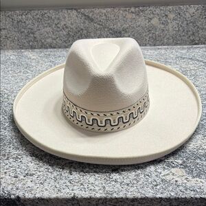 Stylish Beige Hat with Decorative Band